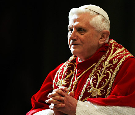 pope_benedict_sitting