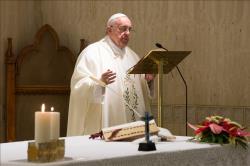 Francisco durante a missa matinal na Casa Santa Marta.